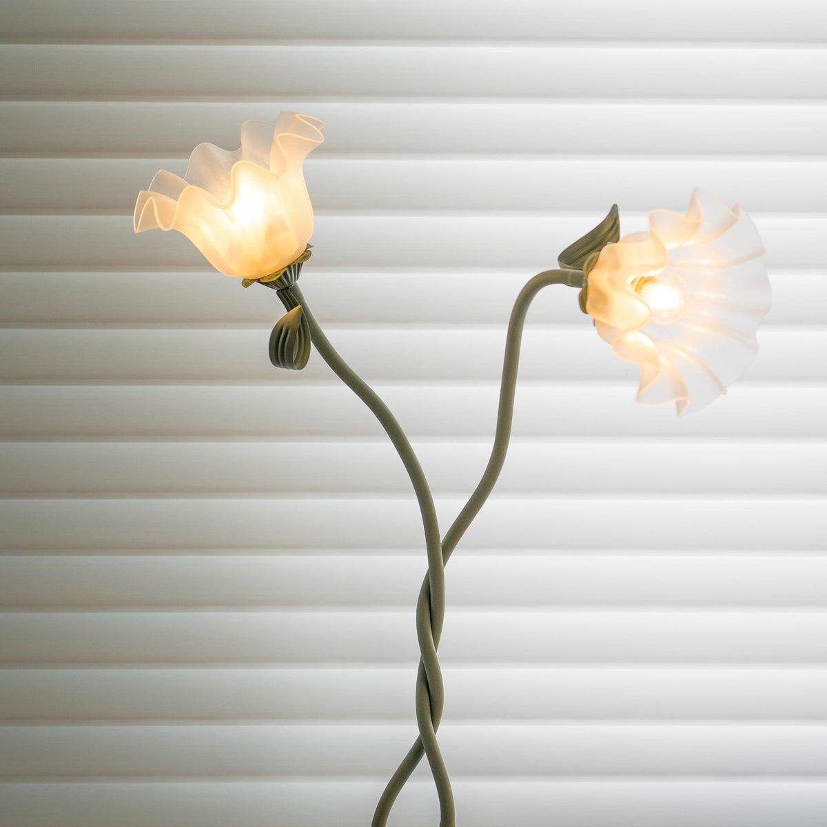 Calla Lily Floral Floor Lamp with Acrylic Petal Shades | Foot-Switch Light