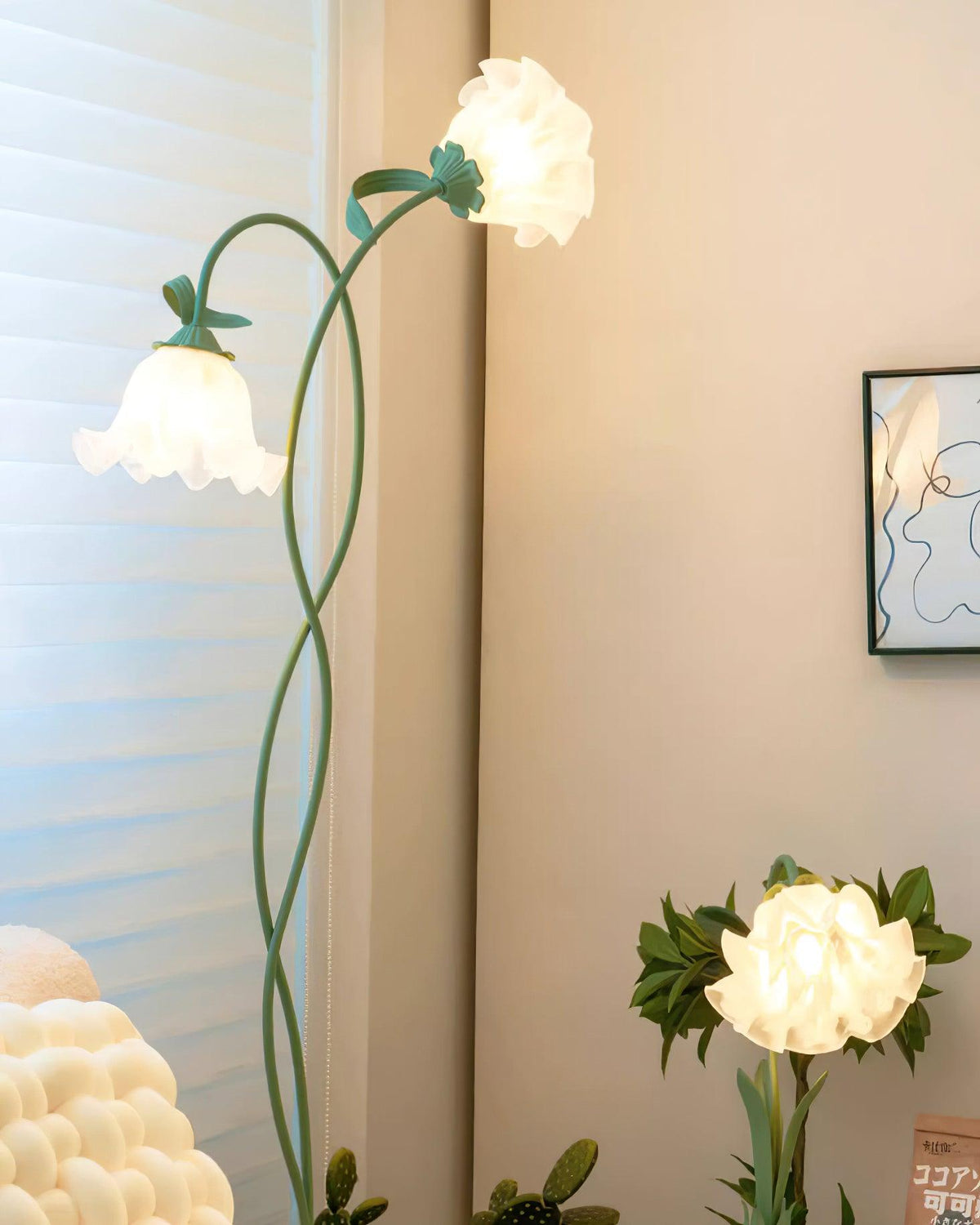 Calla Lily Floral Floor Lamp with Acrylic Petal Shades | Foot-Switch Light